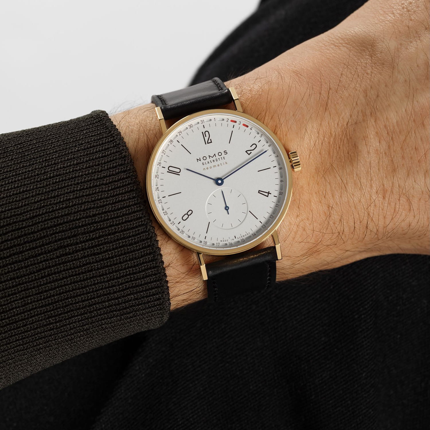 NOMOS Glashütte Tangente Gold neomatik 38 Update Produktbild main 5