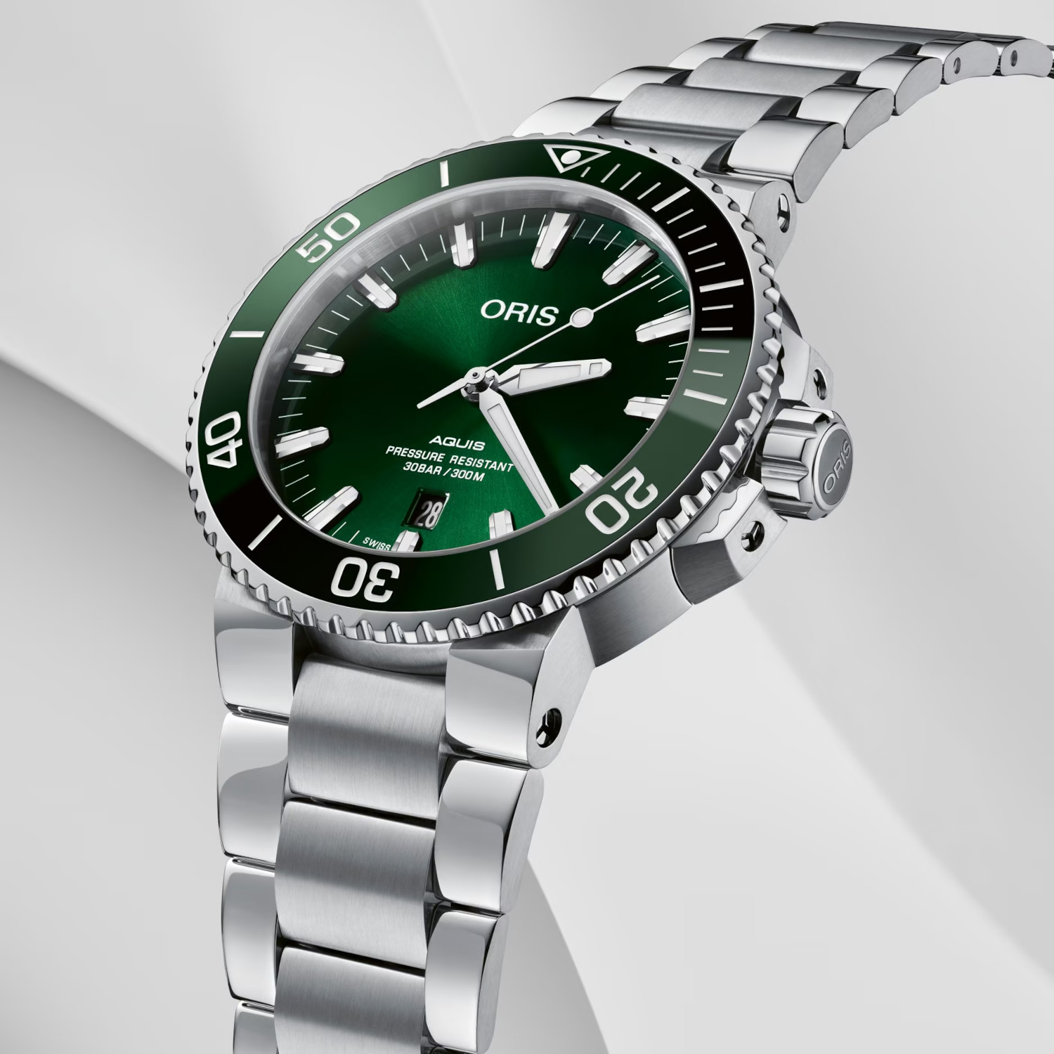 Oris Aquis Date 43,5 Produktbild main 1