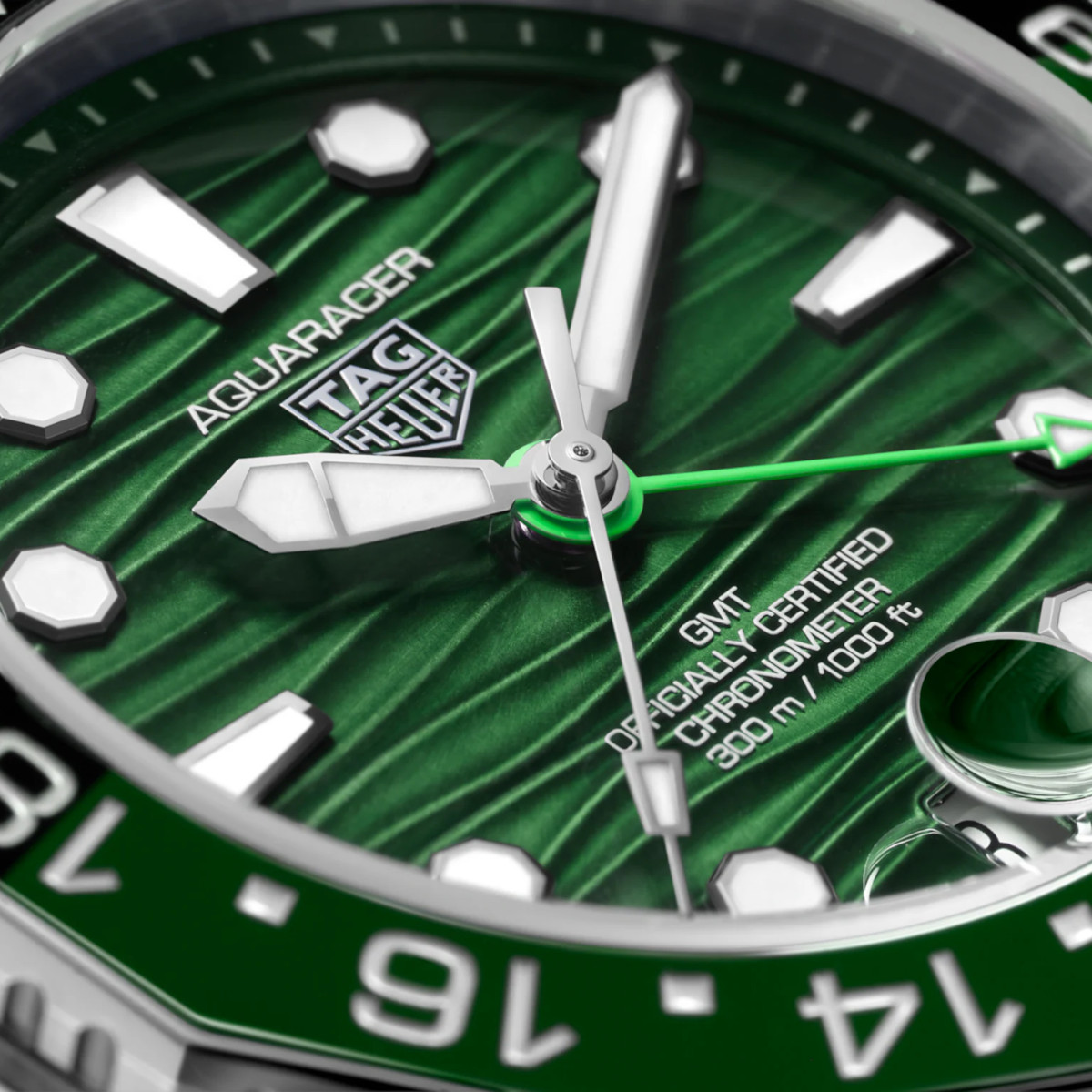TAG HEUER Aquaracer Professional 300 GMT Produktbild main 2