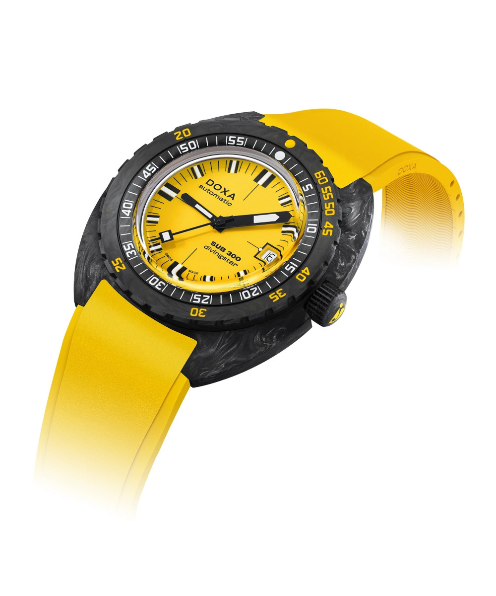 Doxa Sub 300 Carbon Divingstar Produktbild main 2