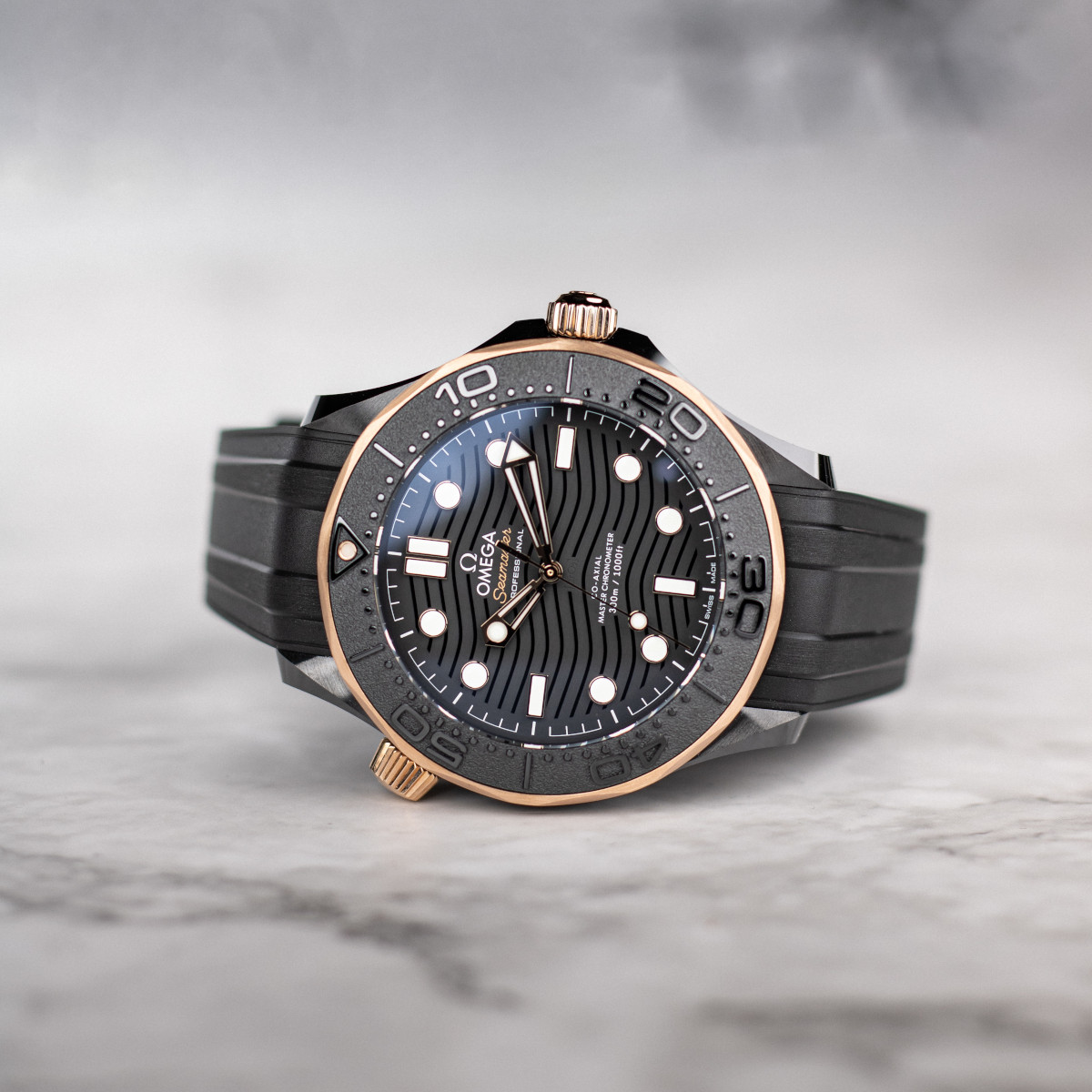 OMEGA Seamaster Diver 300M 43,5 Keramik Produktbild main 4