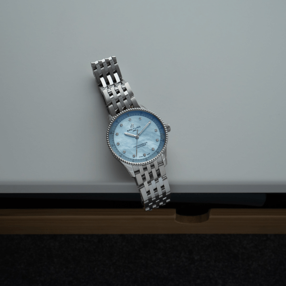 Breitling Navitimer 32 Produktbild main 5