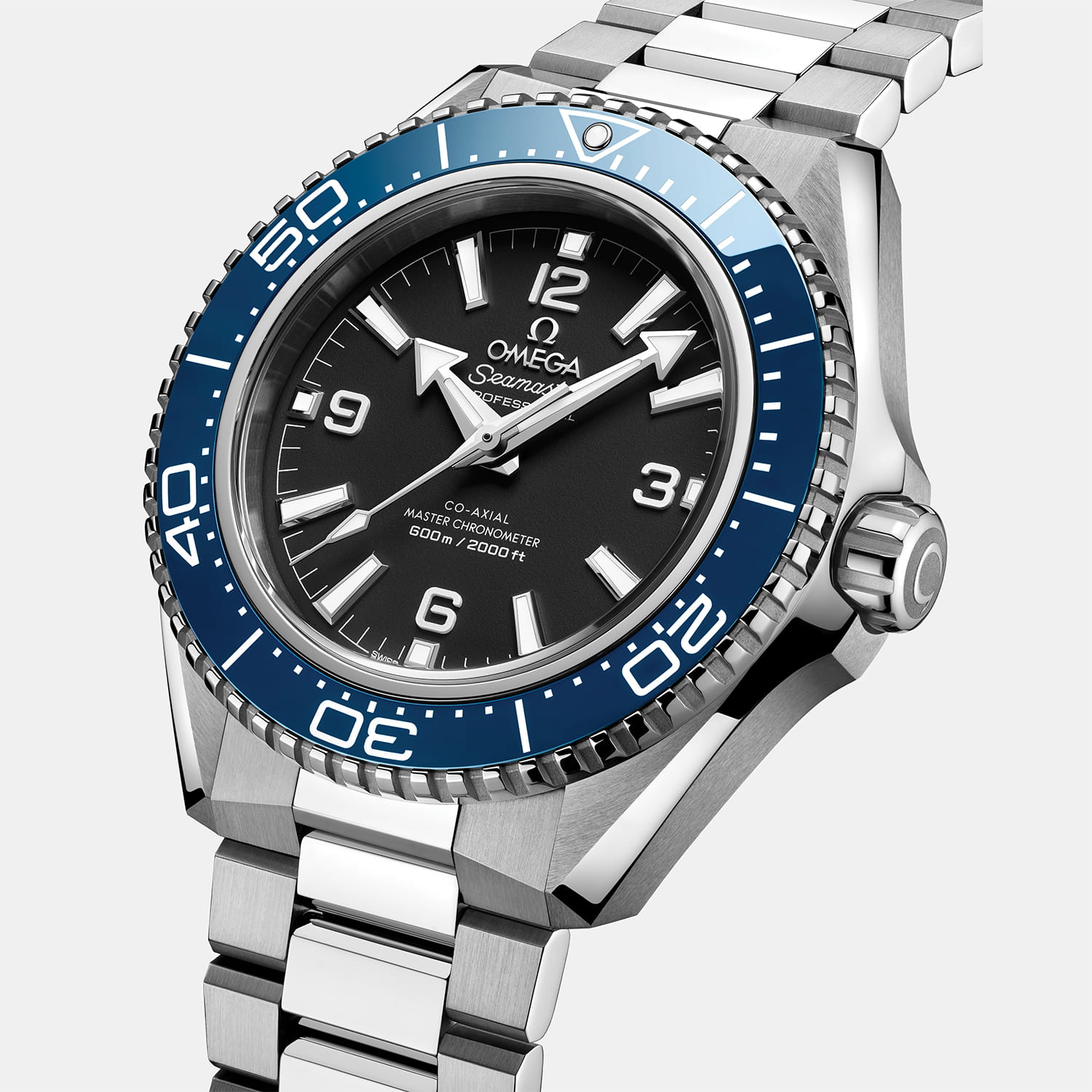 OMEGA Planet Ocean 600M Produktbild main 2