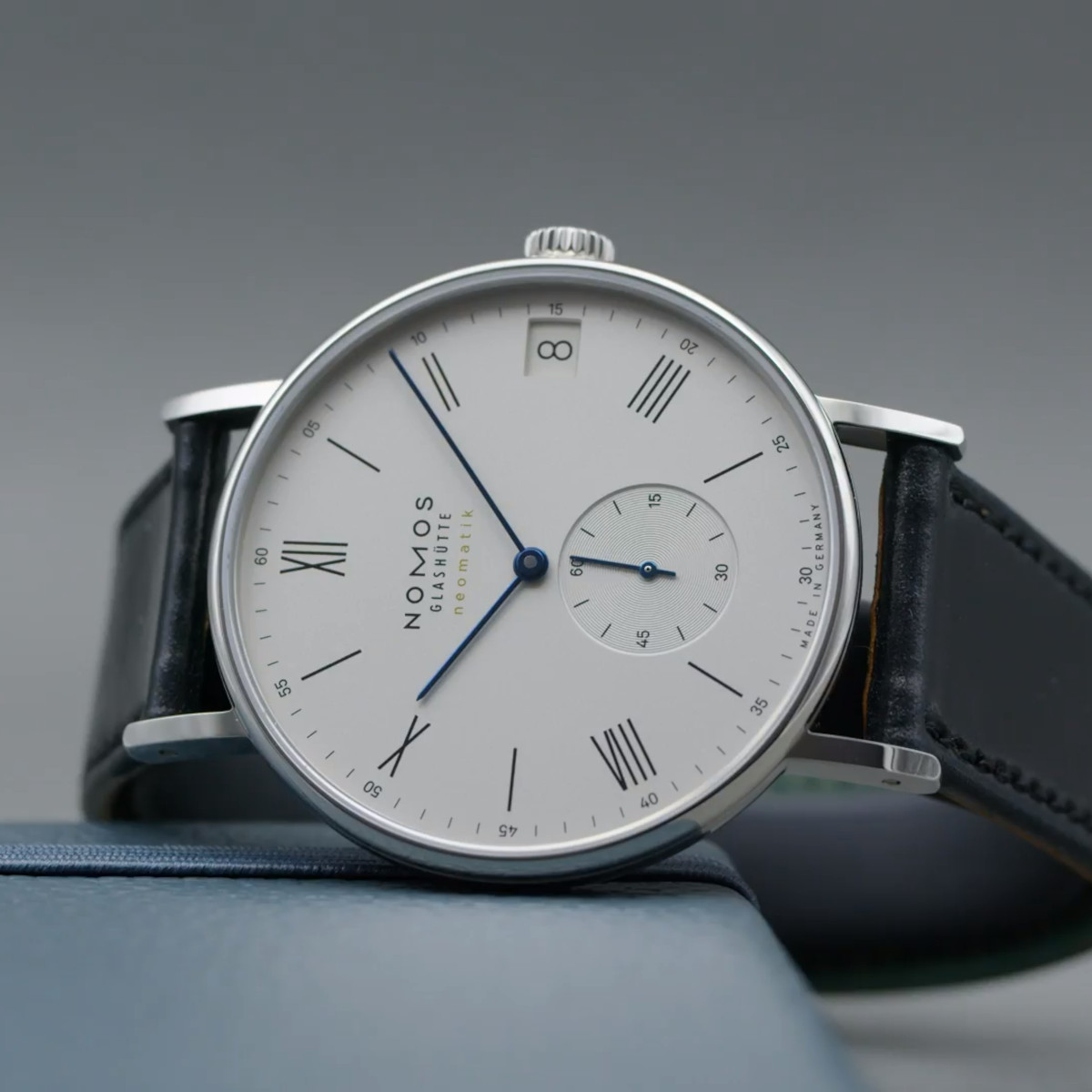 NOMOS Glashütte Ludwig Neomatik 41 Datum Produktbild main 2