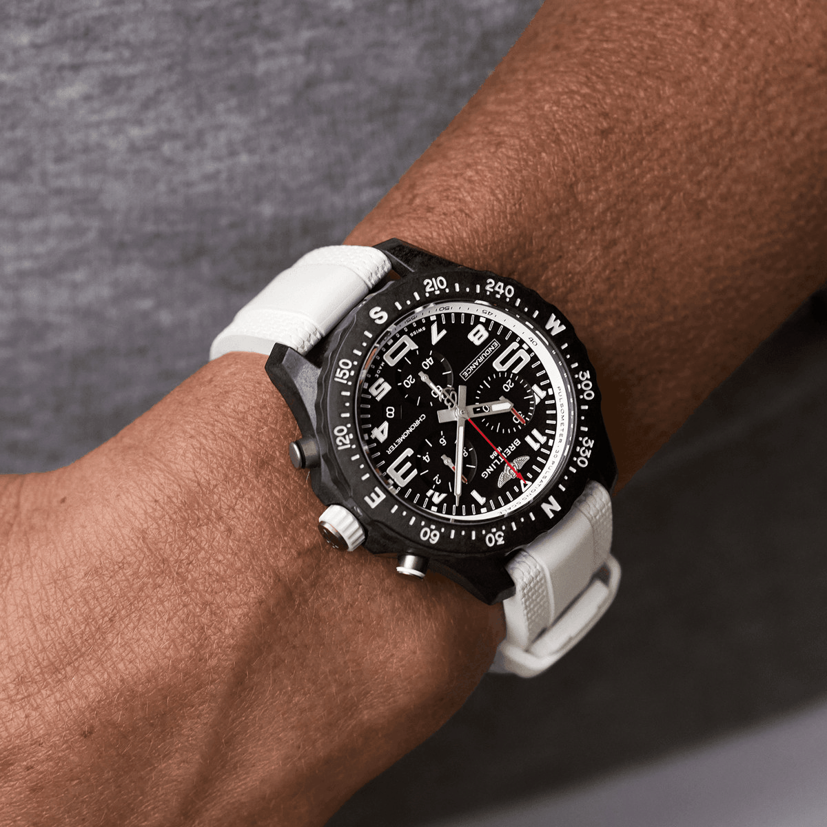 Breitling Endurance Pro 38 Produktbild main 1