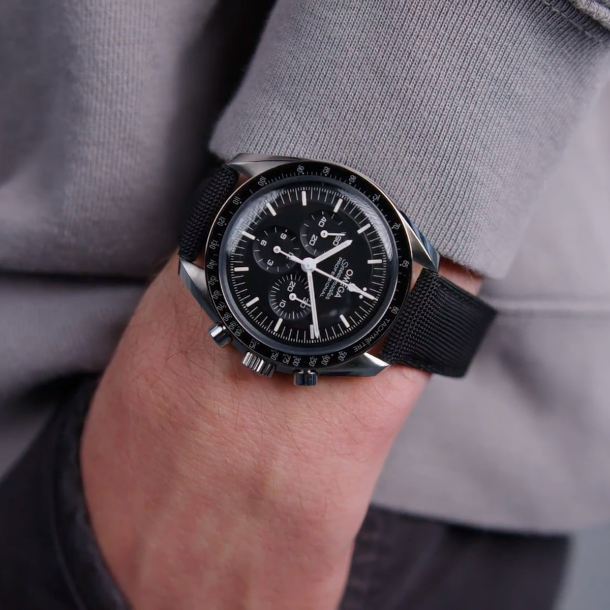 OMEGA Speedmaster Moonwatch Hesalit Chronograph Produktbild main 4