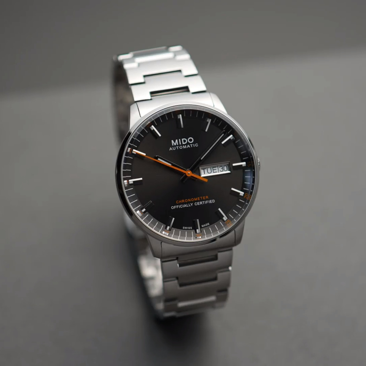 Mido Commander II Chronometer Produktbild main 5