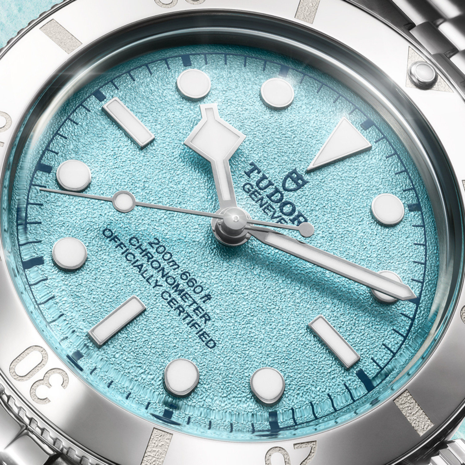 TUDOR Black Bay 54 Lagoon Blue Produktbild main 4