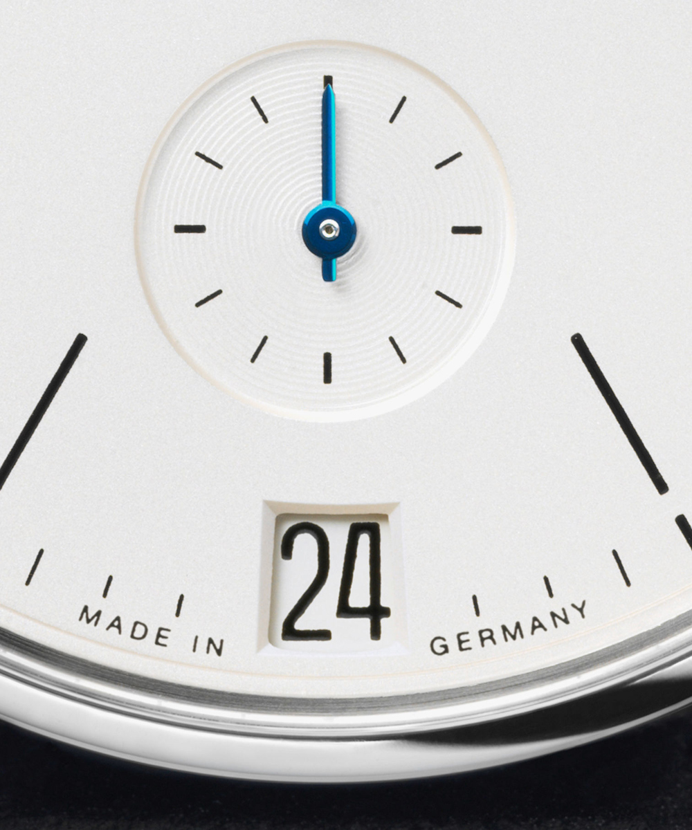 NOMOS Glashütte Tangente Datum Gangreserve Produktbild main 2