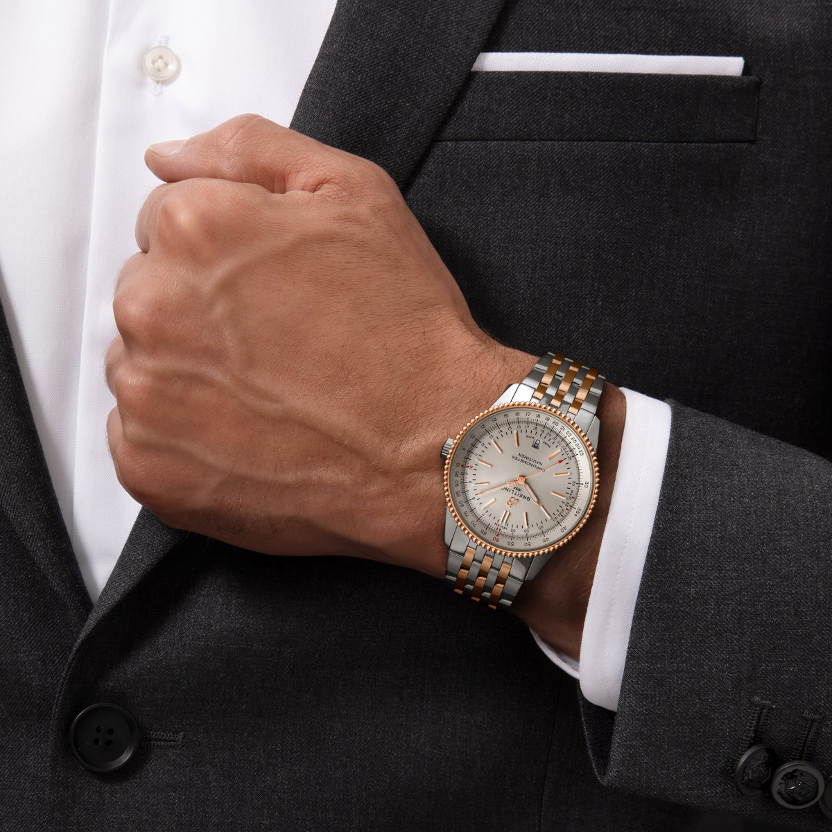 Breitling Navitimer Automatic 41 Produktbild main 3