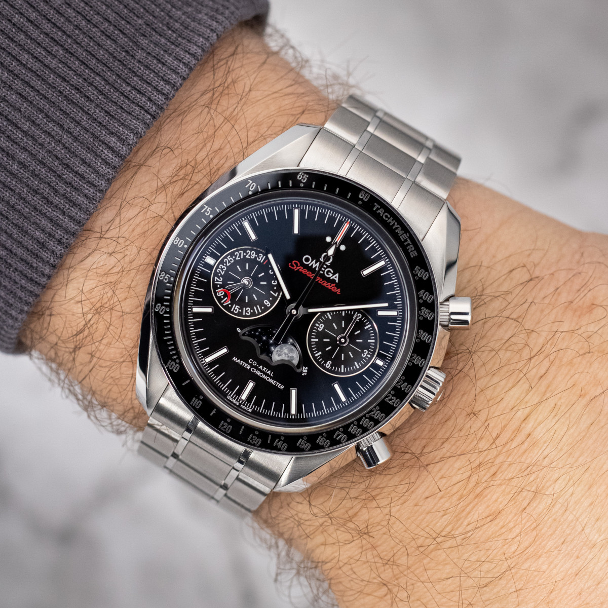 OMEGA Speedmaster Moonphase Chronograph Produktbild main 1