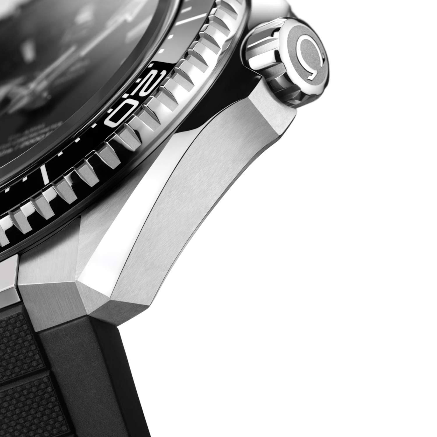 OMEGA Planet Ocean 600M Produktbild main 3