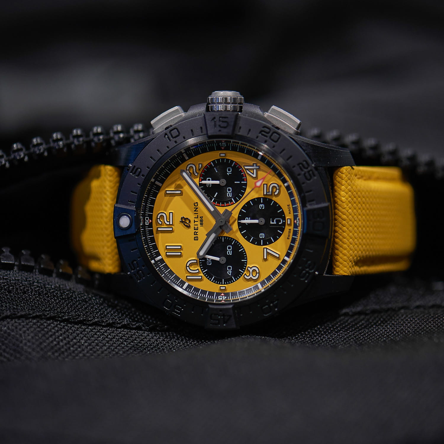 Breitling Avenger B01 Chronograph 44 Night Misson CPO2 Produktbild main 5