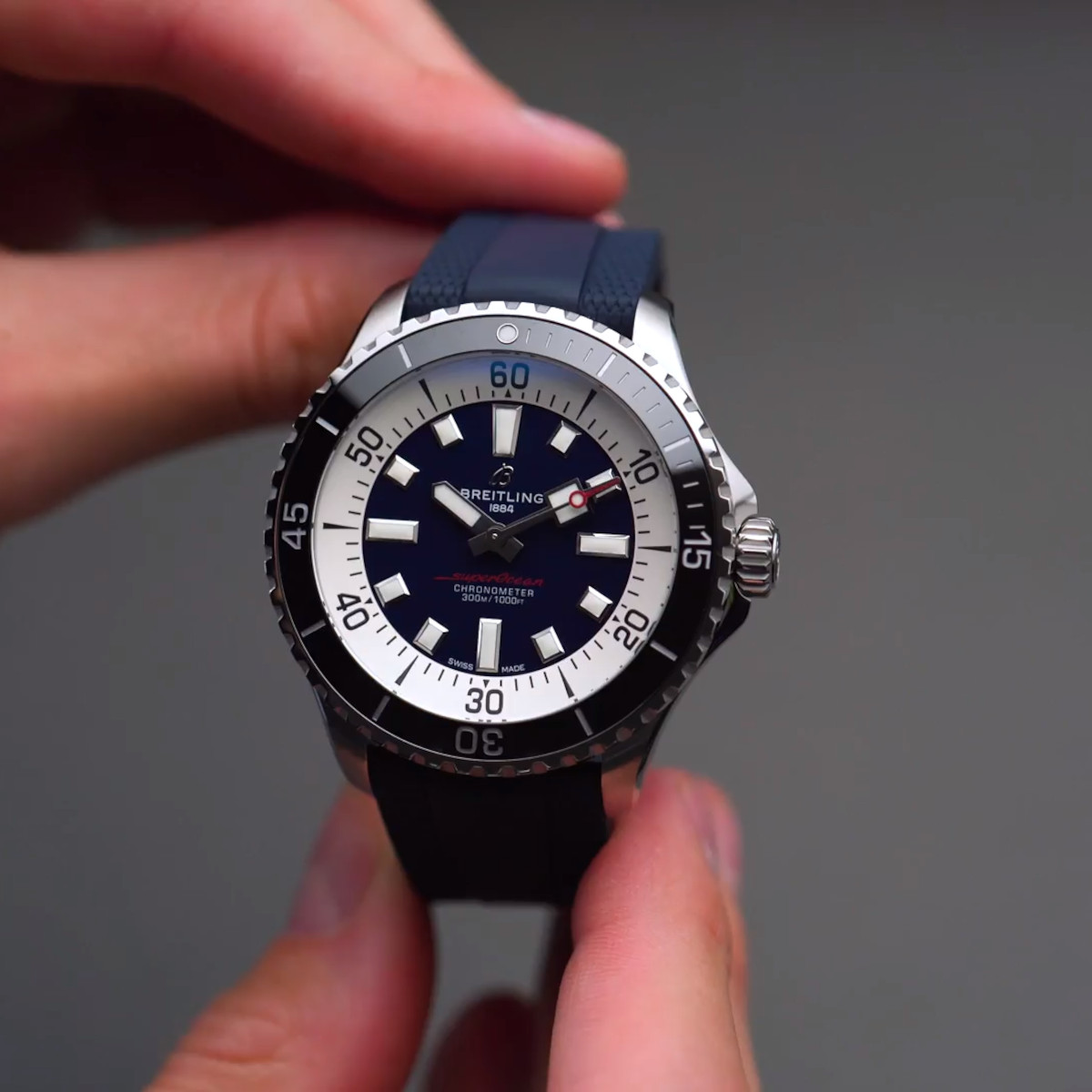 Breitling Superocean Automatic 44 Produktbild main 3