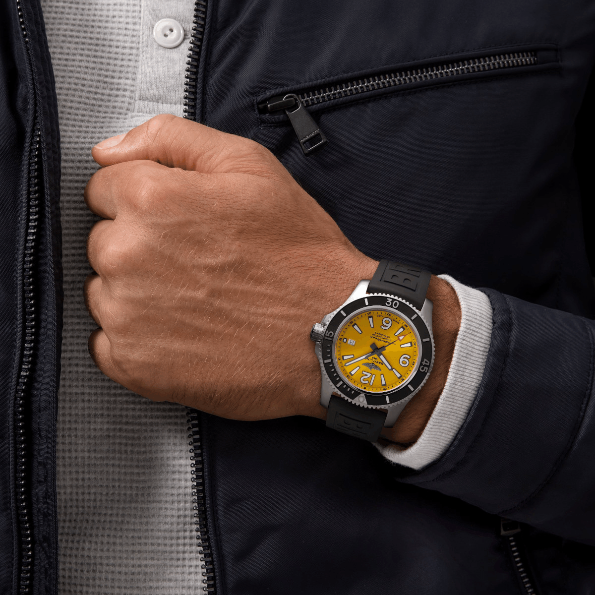 Breitling Superocean Automatic 44 Produktbild main 2