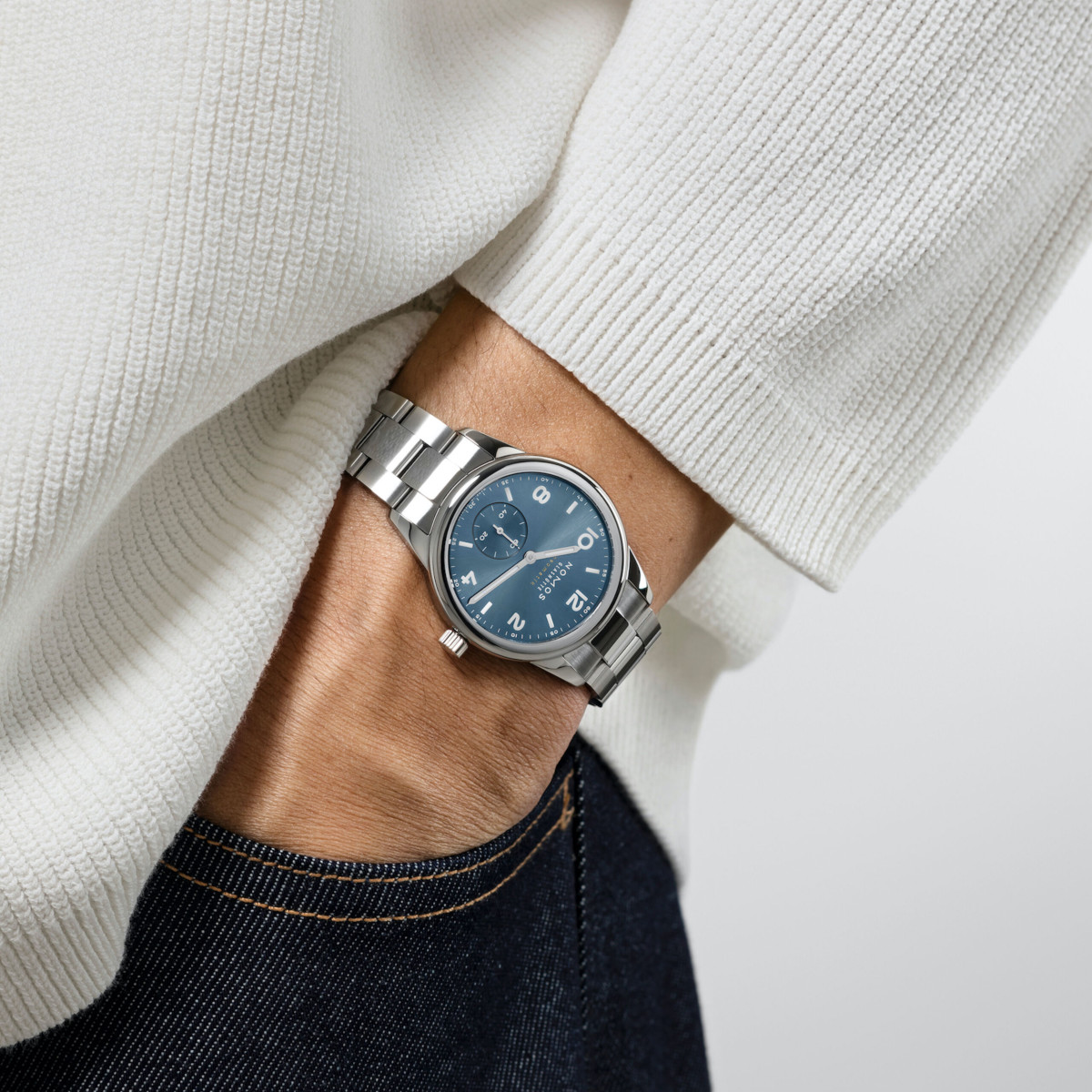 NOMOS Glashütte Club Sport Neomatik Polar Produktbild main 3