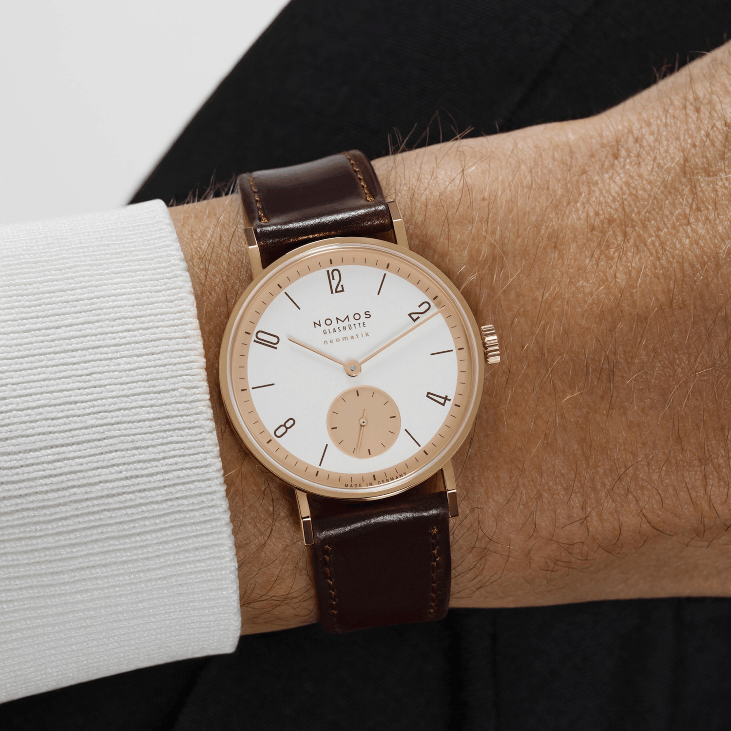 NOMOS Glashütte Tangente Roségold Neomatik Produktbild main 3