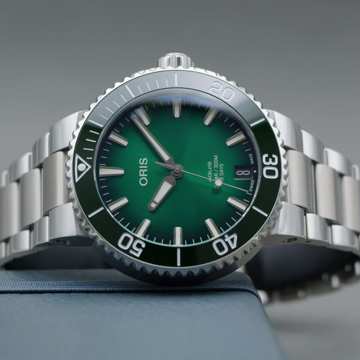 Oris Aquis Date Calibre 400 41,5 Produktbild main 1