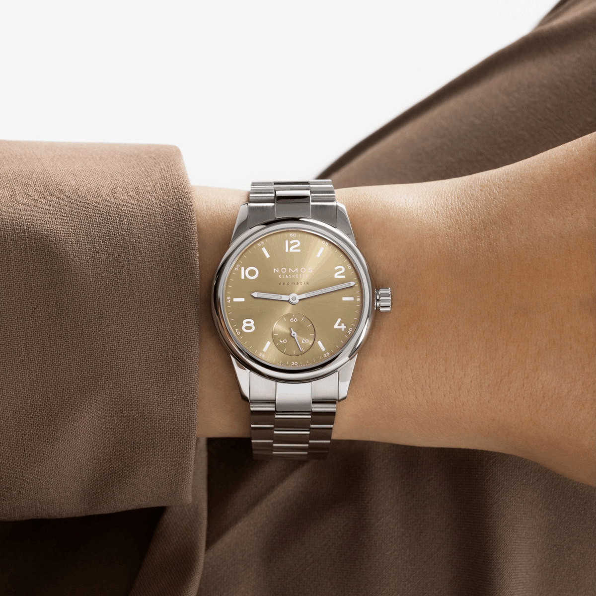 NOMOS Glashütte Club Sport neomatik 34 gold Produktbild main 1