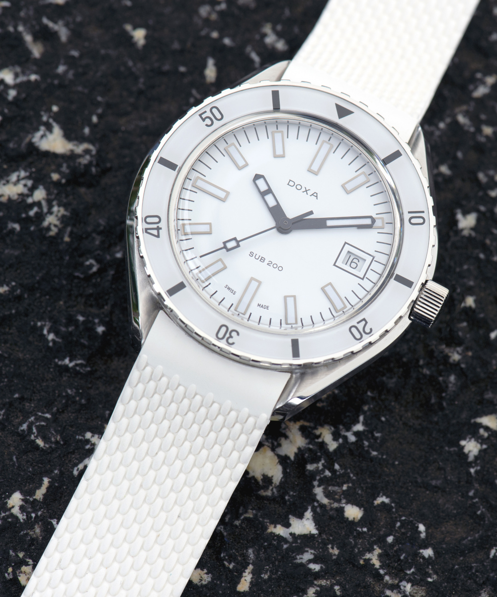 Doxa Sub 200 Whitepearl kurzes Band Produktbild main 2