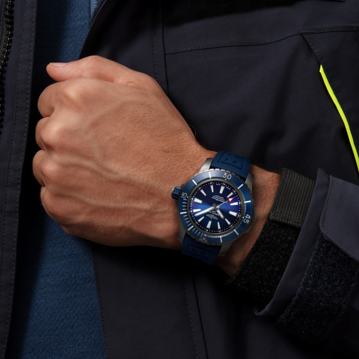 Breitling Superocean Automatic 48 Titan Produktbild main 1