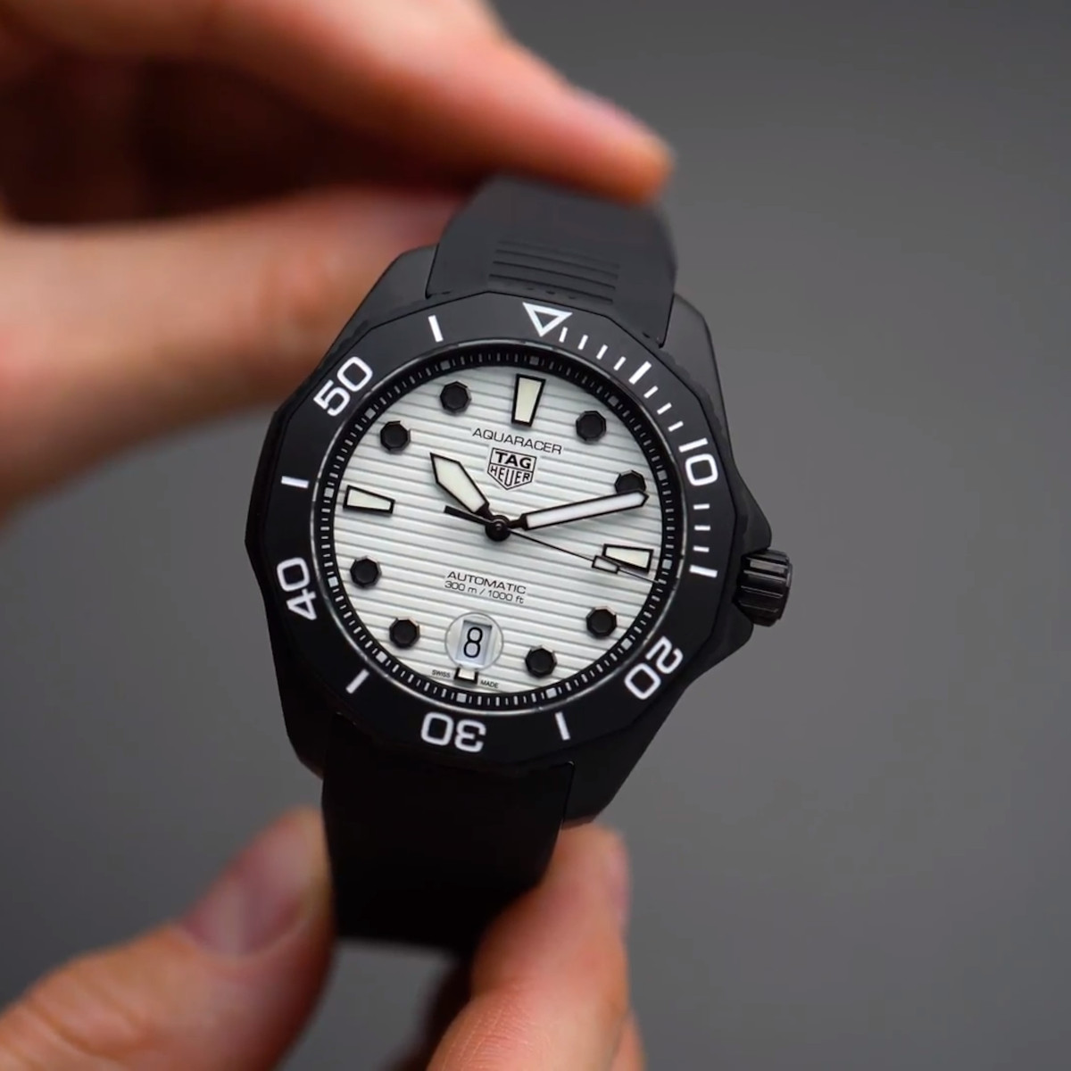 TAG HEUER Aquaracer Professional 300 Nightdiver Produktbild main 3