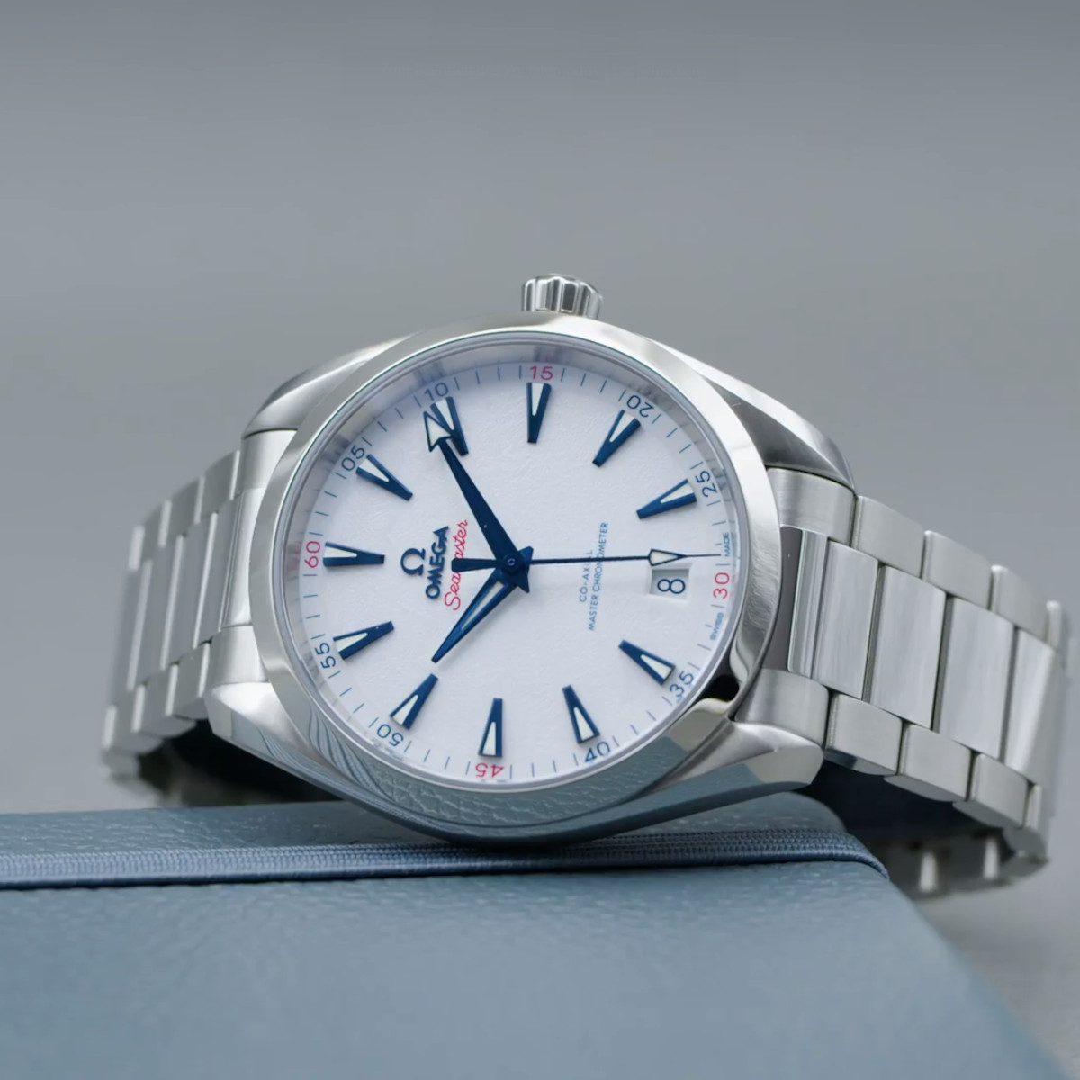 OMEGA Seamaster Aqua Terra 41 Produktbild main 4