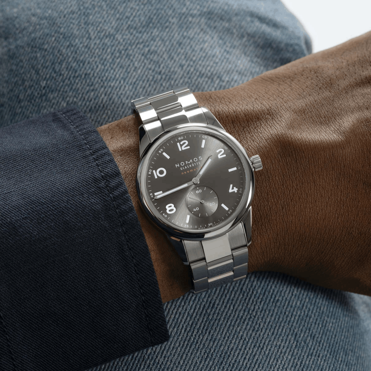 NOMOS Glashütte Club Sport Neomatik 39 Smoke Produktbild main 2