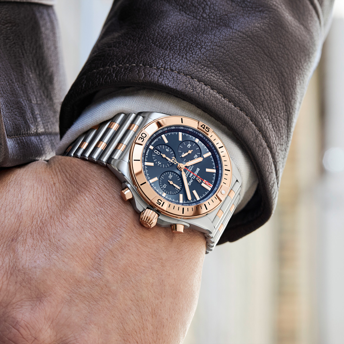 Breitling Chronomat B01 42 Produktbild main 3