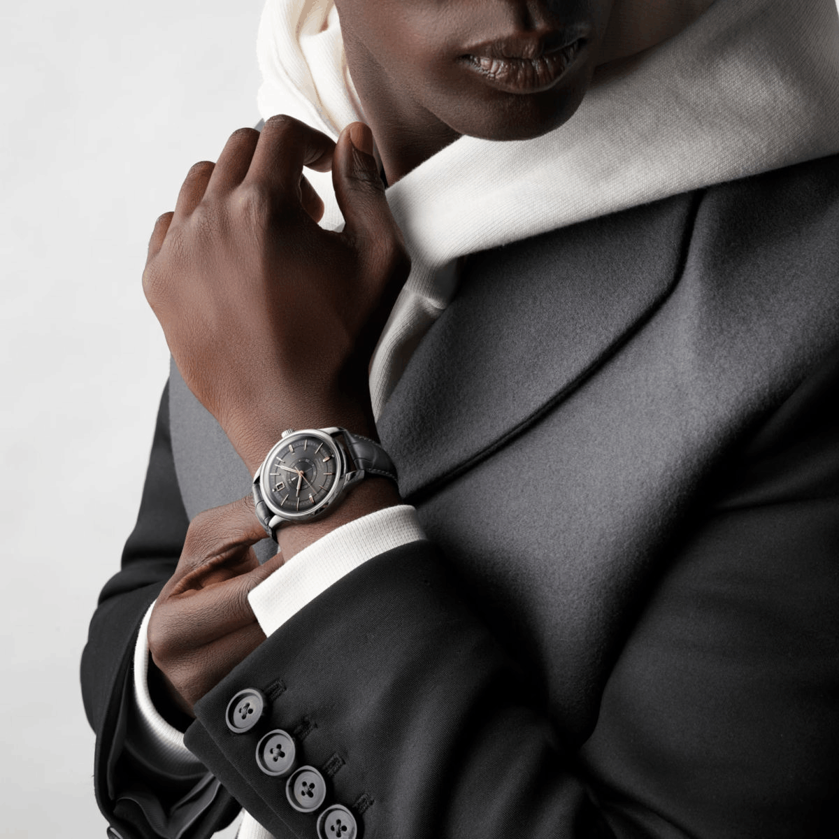 Longines Conquest Heritage Central Power Reserve Produktbild main 1