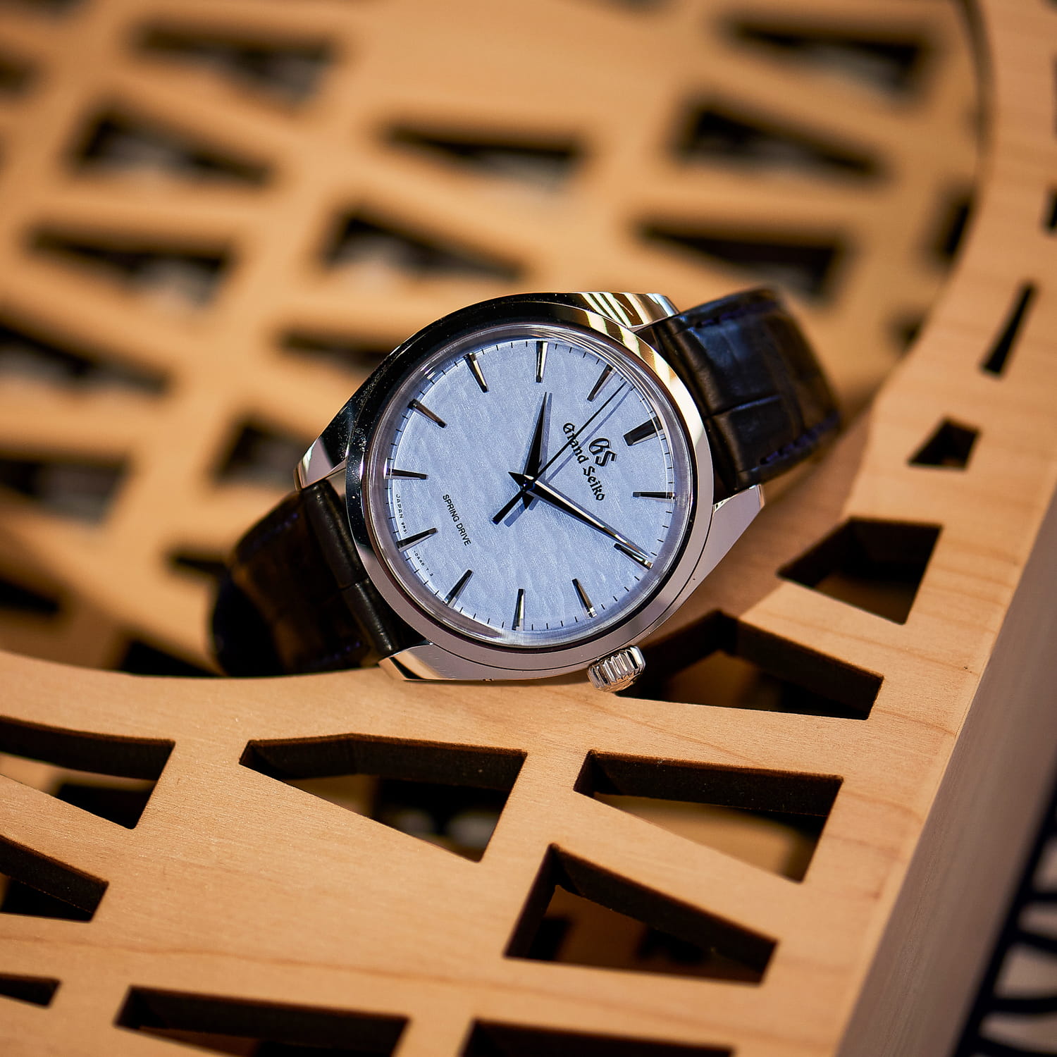 Grand Seiko Elegance Spring Drive Omiwatari CPO2 Produktbild main 4