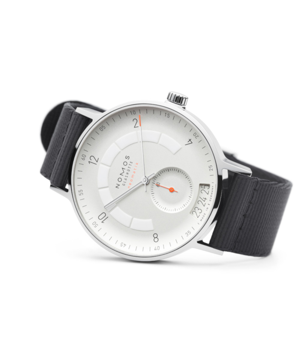 NOMOS Glashütte Autobahn Neomatik 41 Datum Produktbild main 3