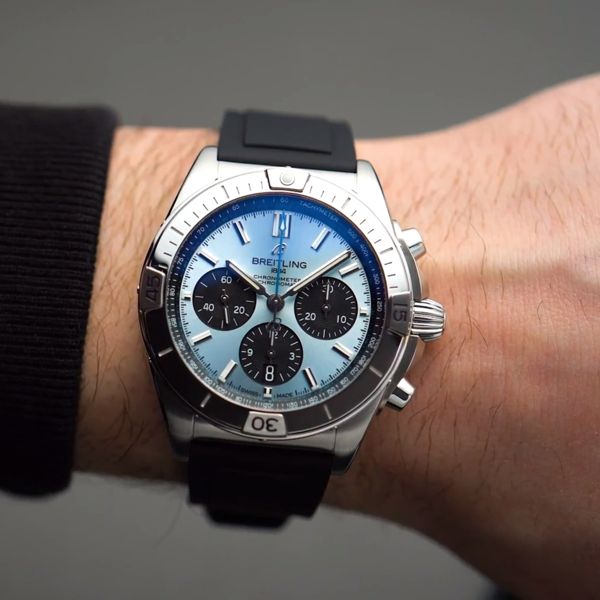 Breitling Chronomat B01 42 Produktbild main 3