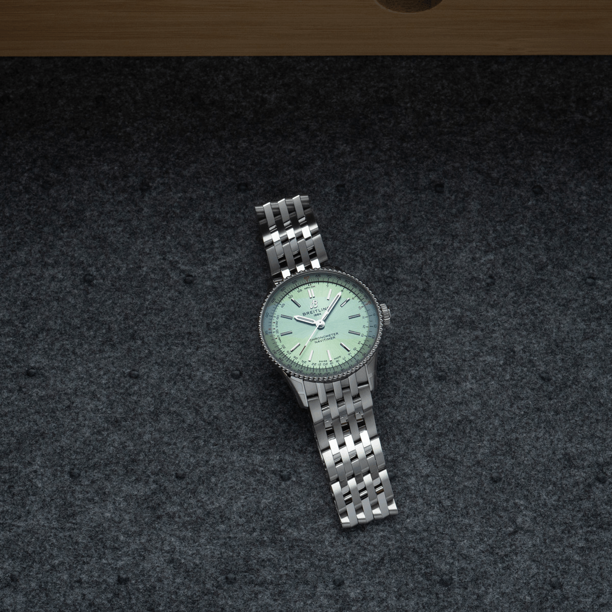 Breitling Navitimer Automatic 36 Produktbild main 2