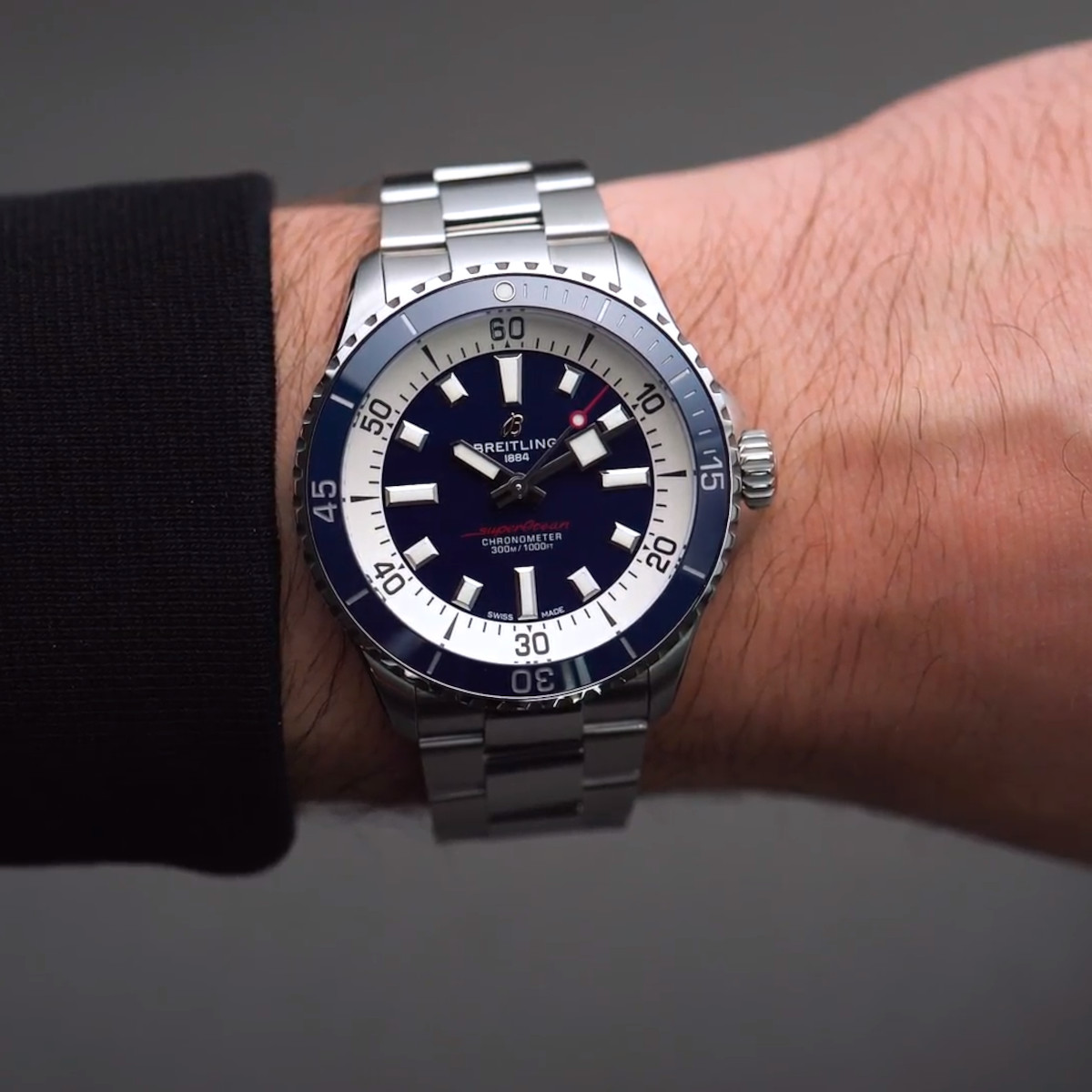 Breitling Superocean Automatic 42 Produktbild main 2