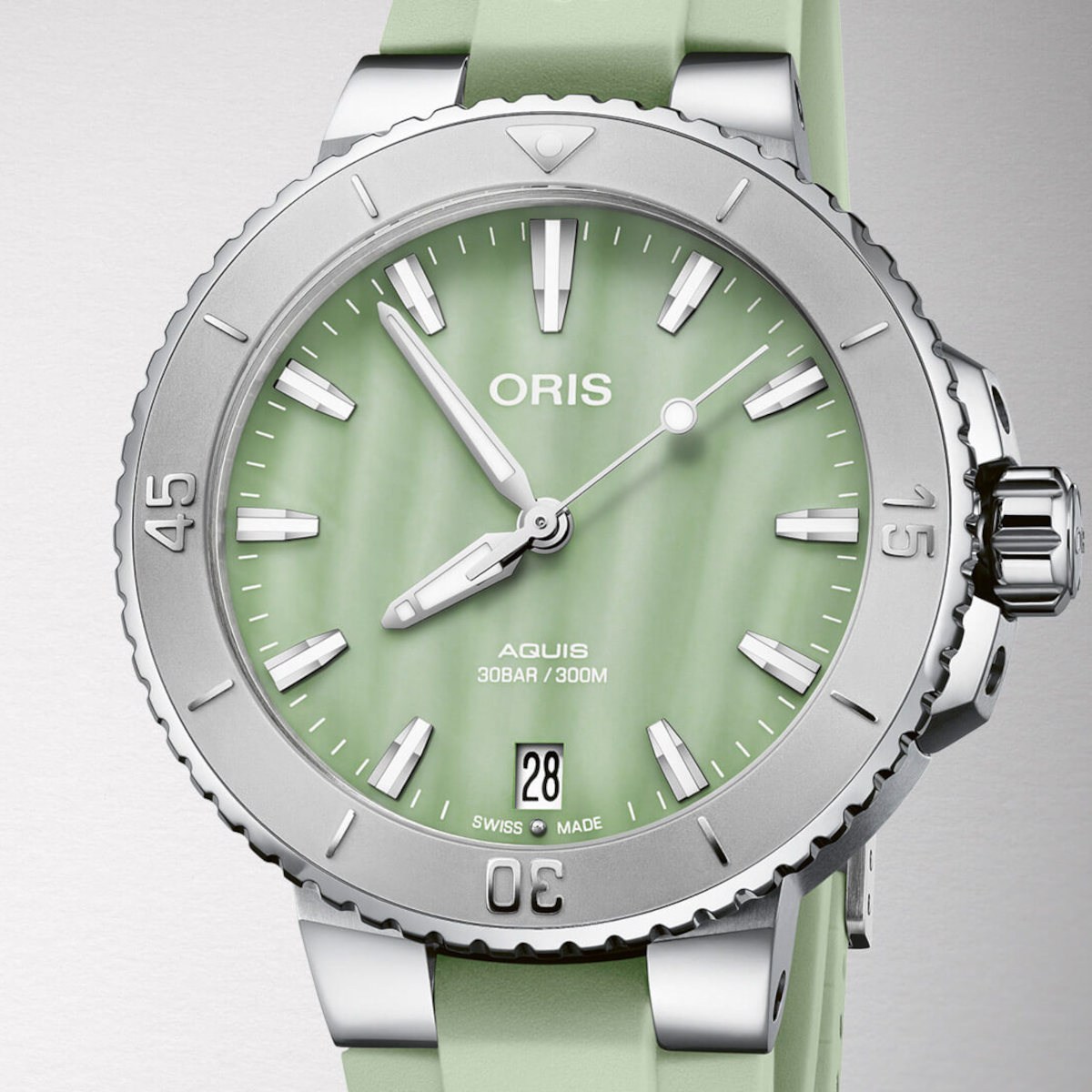 Oris Aquis Date 36.5 Produktbild main 1