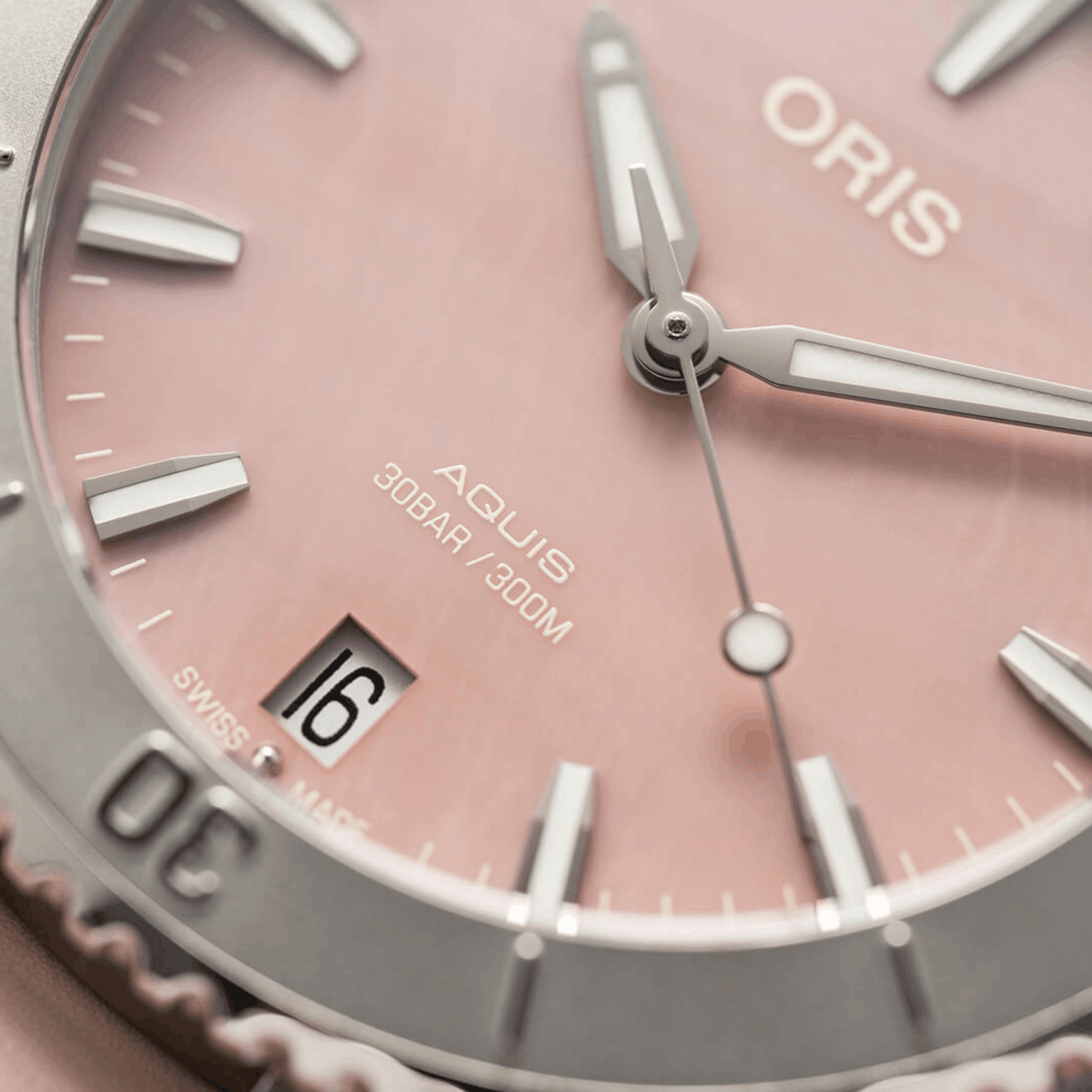 Oris Aquis Date 36,5 Produktbild main 2