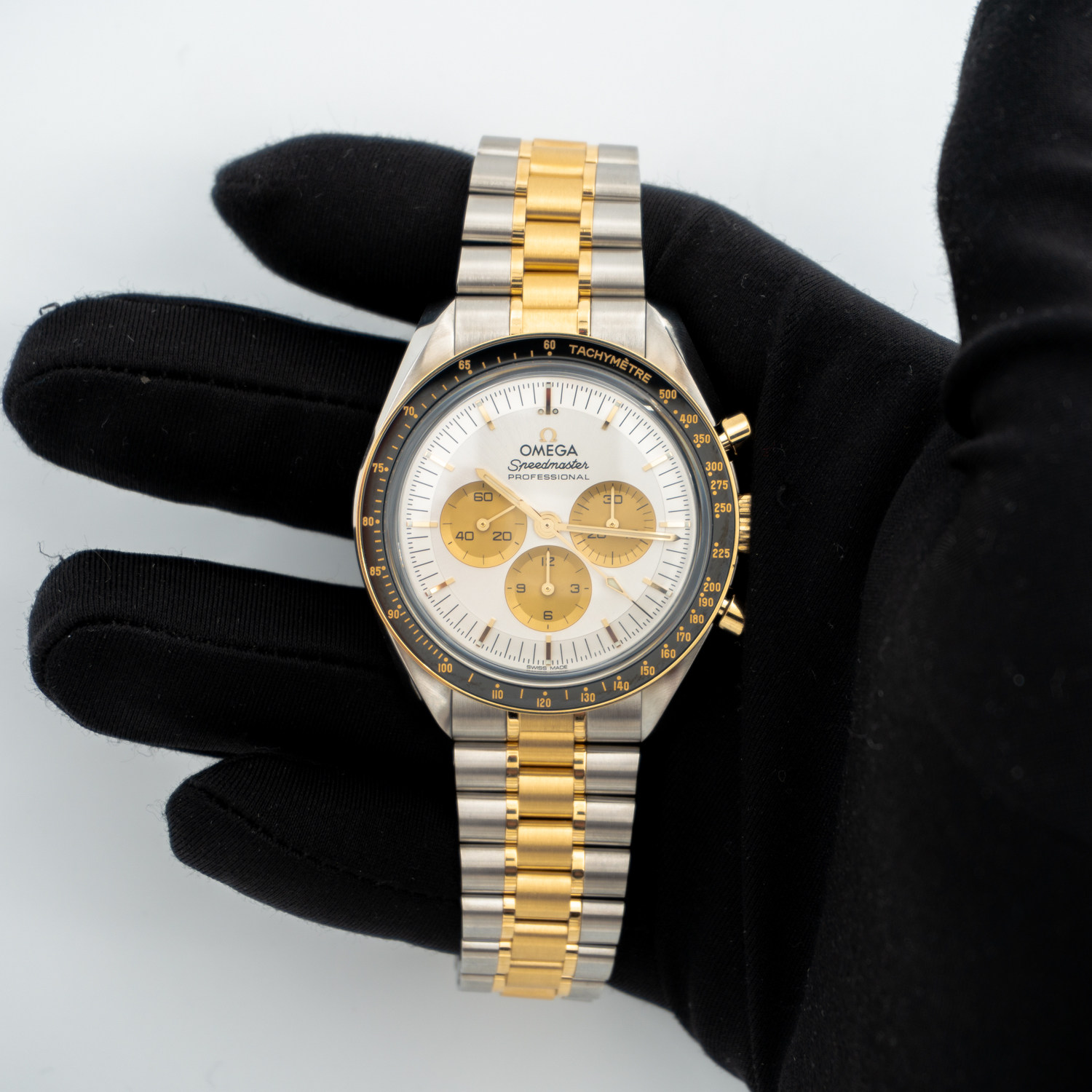 OMEGA Speedmaster Moonwatch Saphir Chronograph CPO2 Produktbild main 4