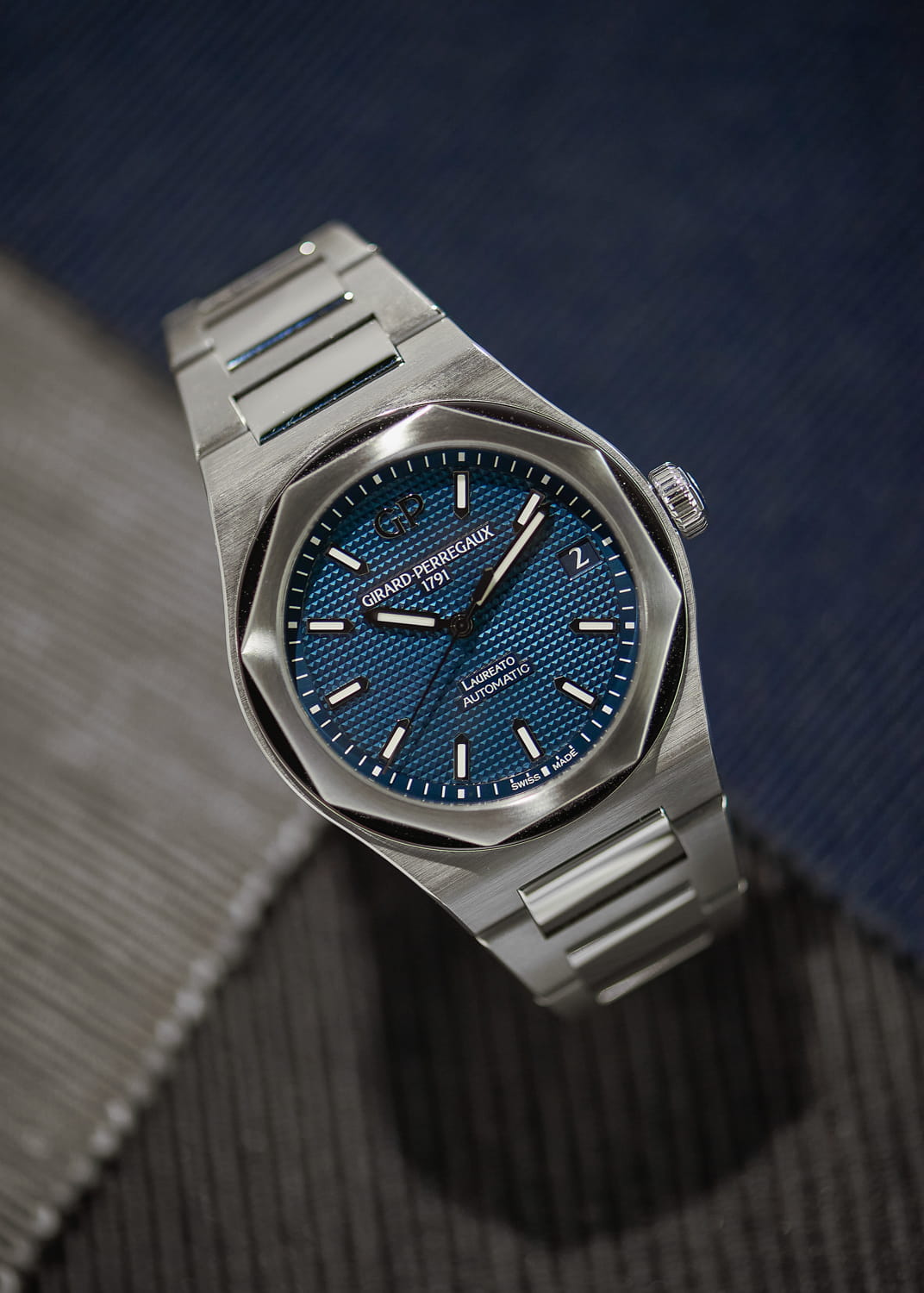Girard-Perregaux Laureato 42 CPO Produktbild main 5