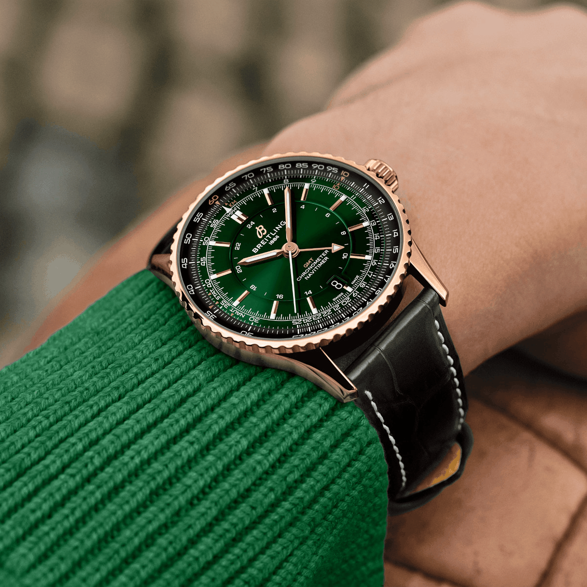 Breitling Navitimer Automatic GMT 41 Produktbild main 2