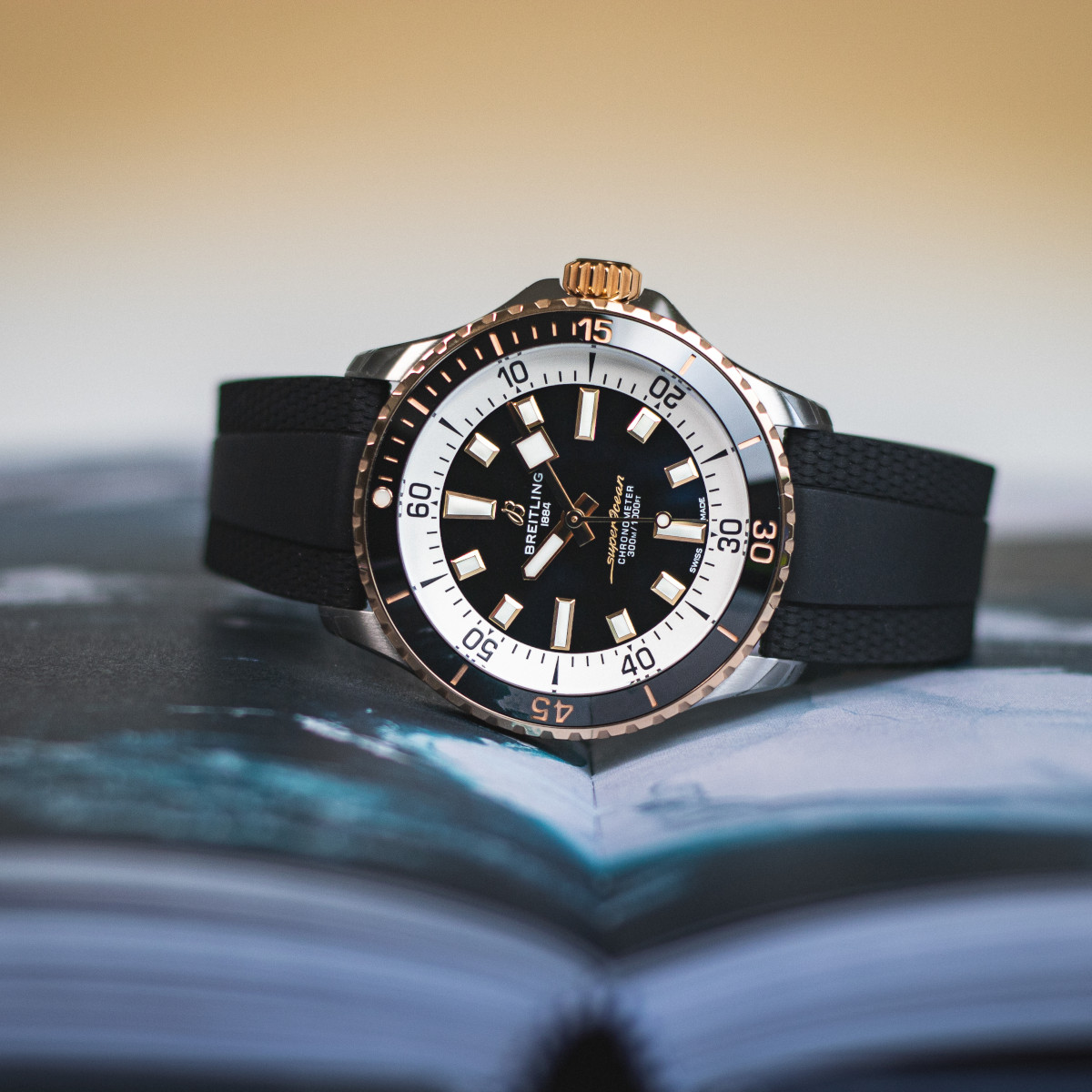 Breitling Superocean Automatic 42 Produktbild main 1