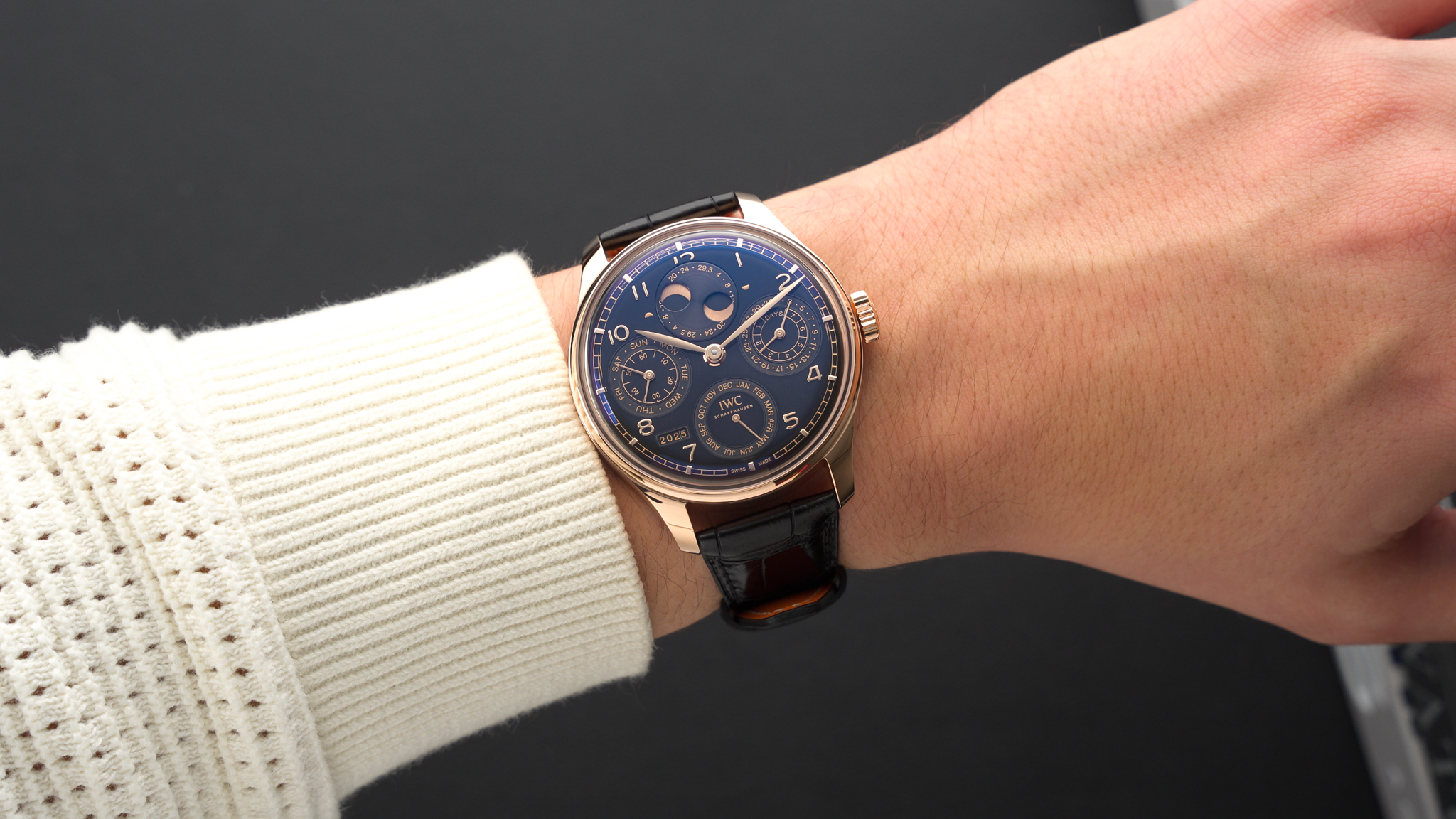 product-gallery-carousel-0