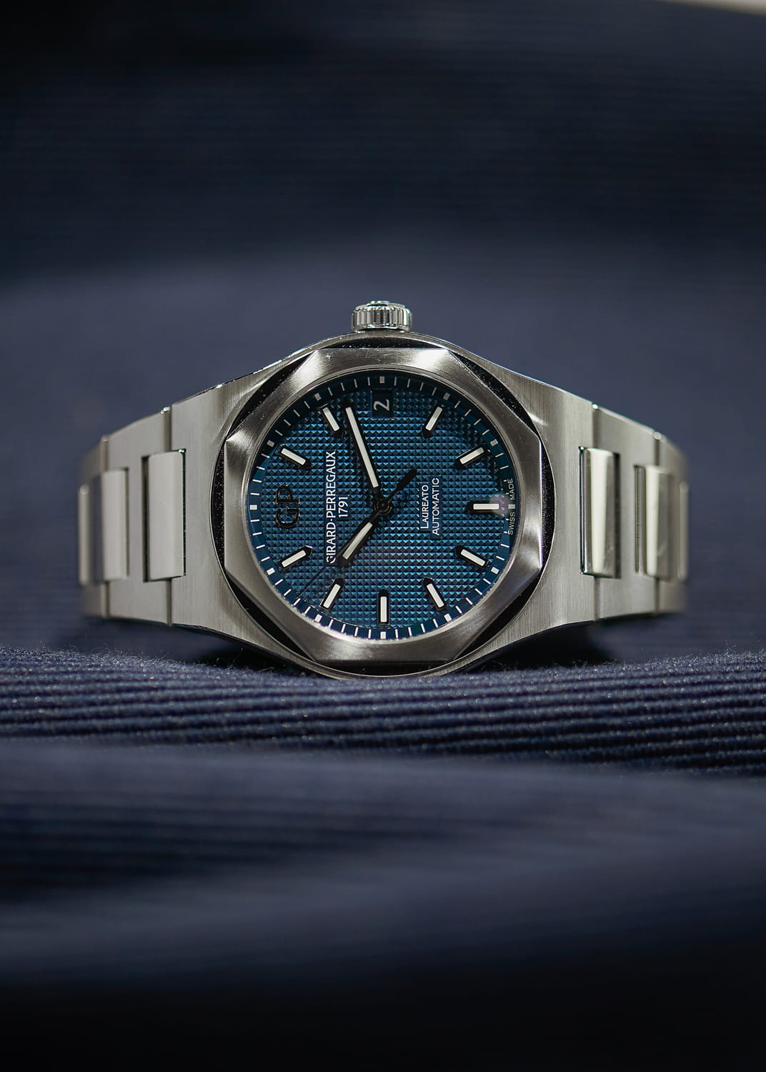 Girard-Perregaux Laureato 42 CPO Produktbild main 6