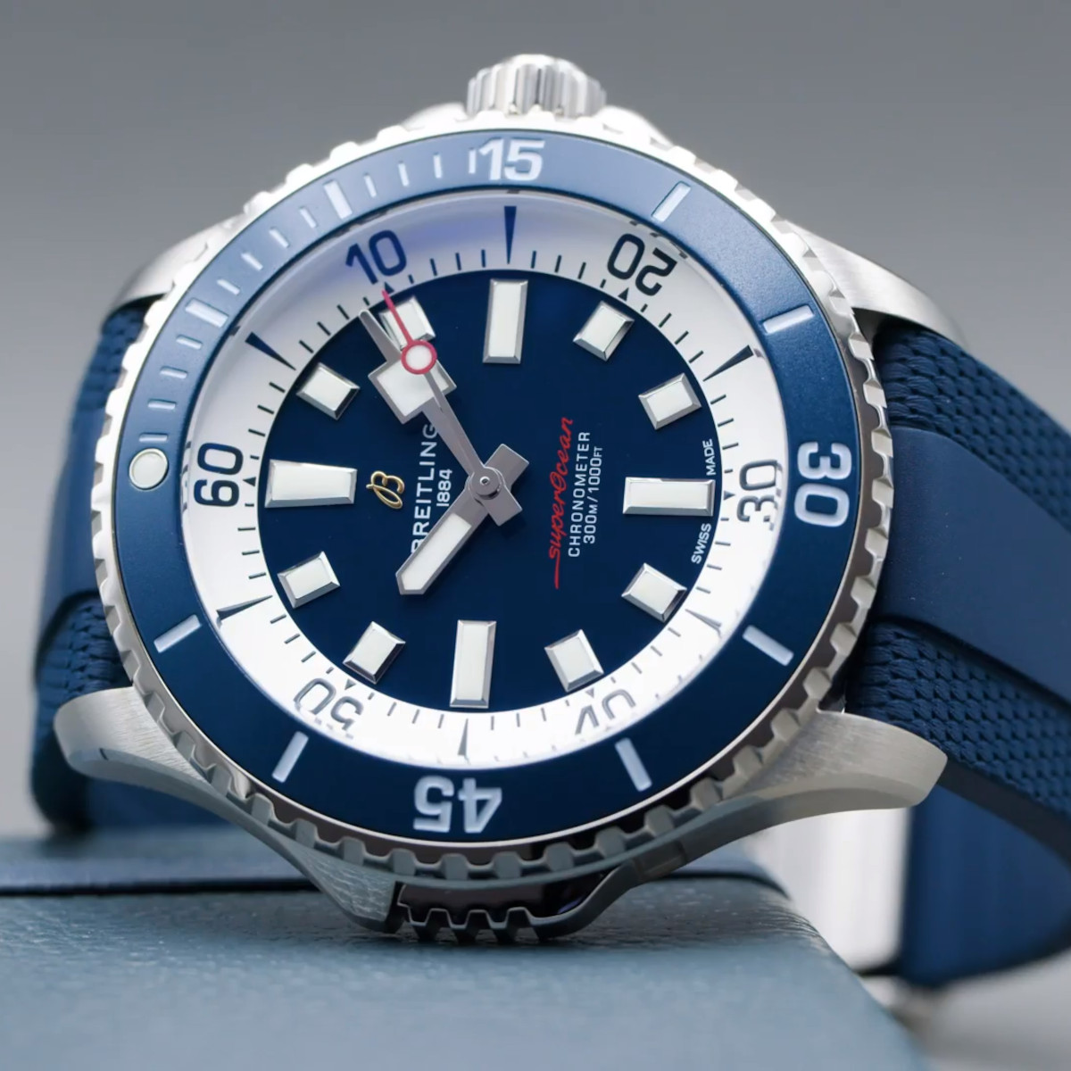 Breitling Superocean Automatic 46 Produktbild main 4