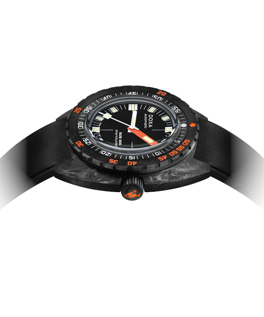 Doxa Sub 300 Carbon Sharkhunter Produktbild main 2