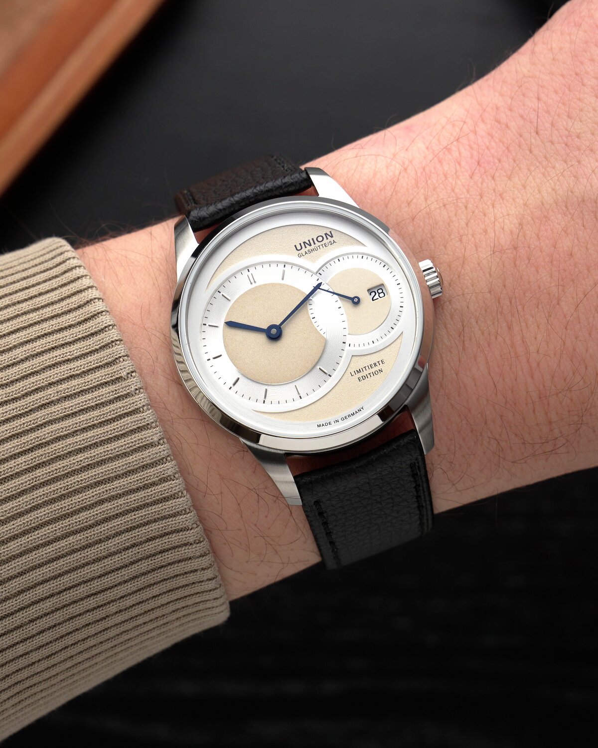 product-gallery-carousel-0