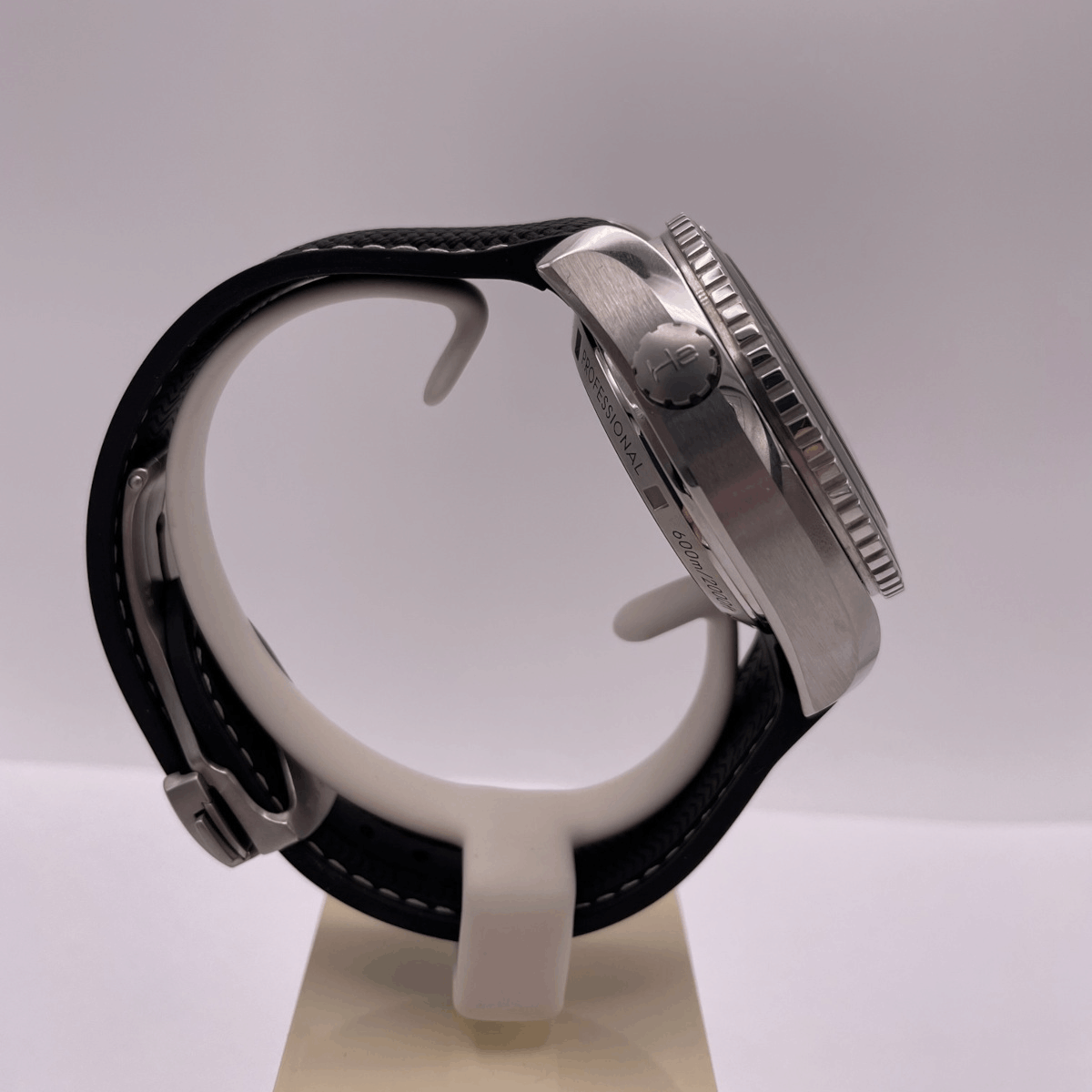 OMEGA Seamaster Planet Ocean 600M CPO Produktbild main 1