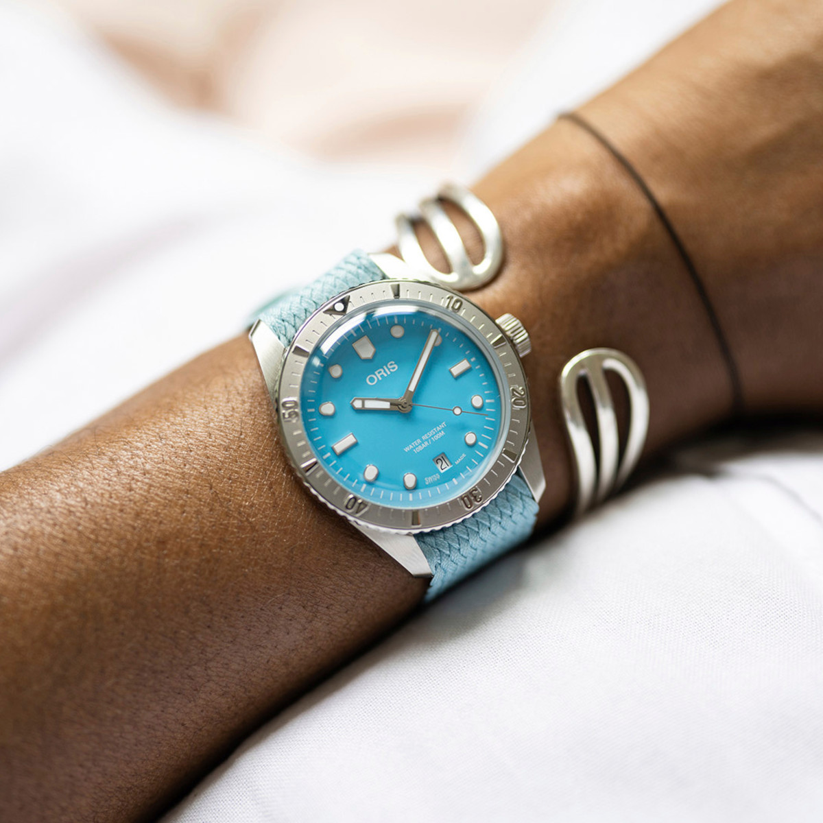 Oris Divers Sixty-Five "Cotton Candy" Produktbild main 4