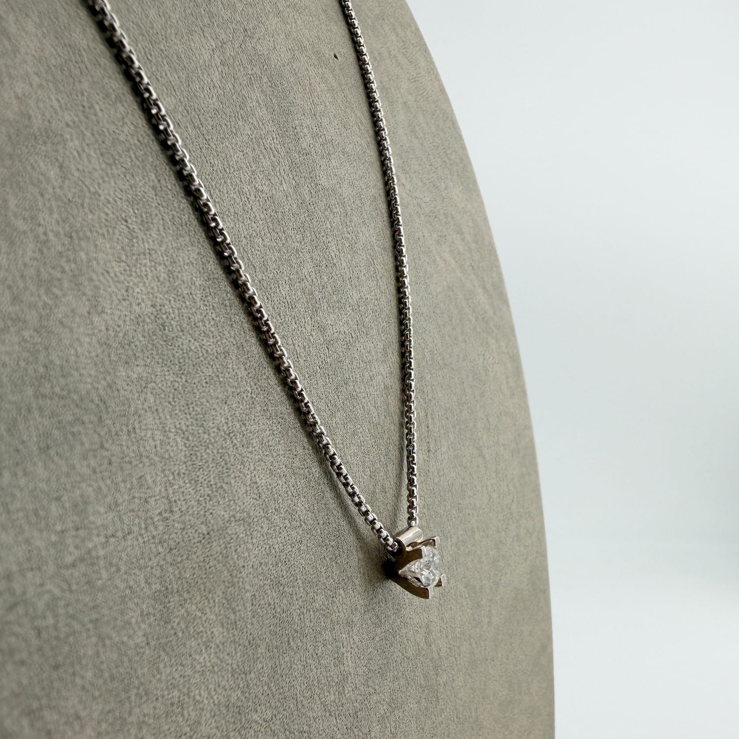 ALTHERR Manufaktur Amare Collier Weißgold 750 0,35 ct. – 42 cm Produktbild main 2