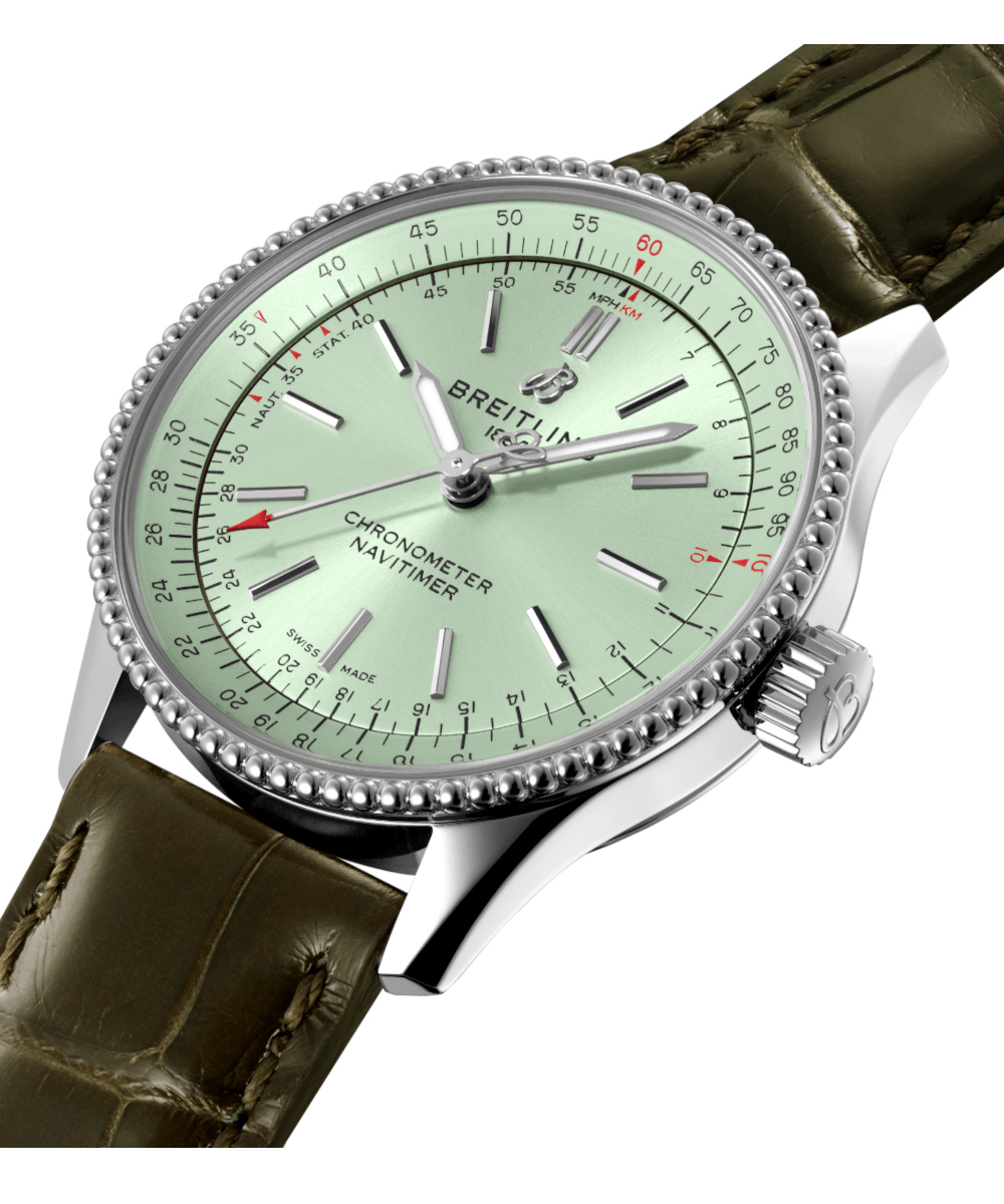 Breitling Navitimer Automatic 35 Produktbild main 3